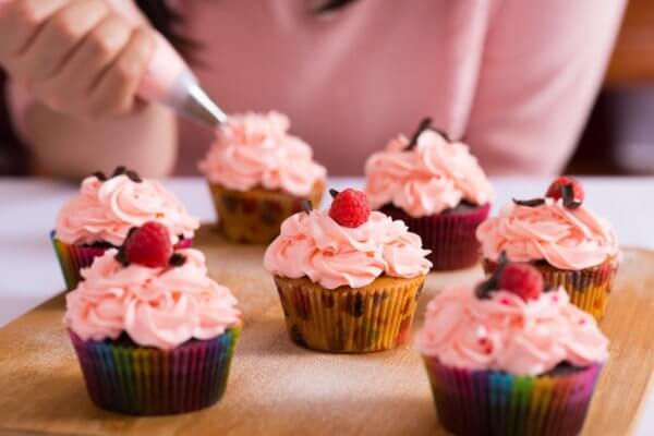 Cake decorating compressed Cake decorating compressed