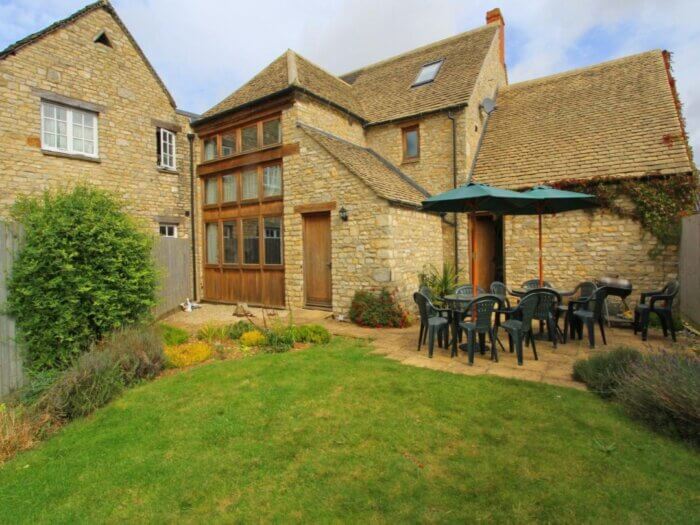 HB oxfordshire stone barn