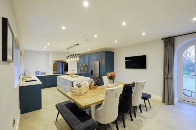 Harrogate Barn Conversion, sleeps 10, Harrogate - Acacia Cottages