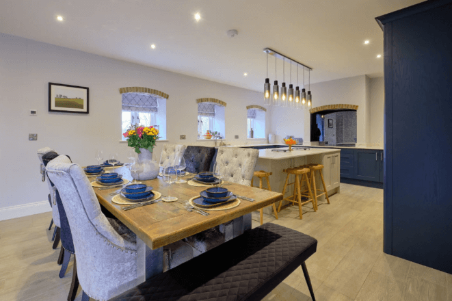 Harrogate Barn Conversion, sleeps 10, Harrogate - Acacia Cottages