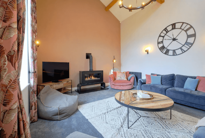 Harrogate Barn Conversion, sleeps 10, Harrogate - Acacia Cottages
