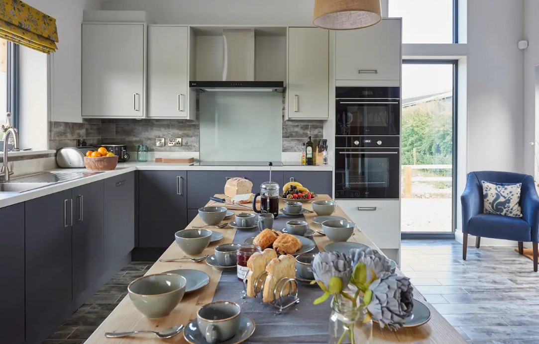 Leicestershire retreats kitchen a