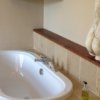 Rambling Retreat Bath bathroom, Hen Accommodation (11)