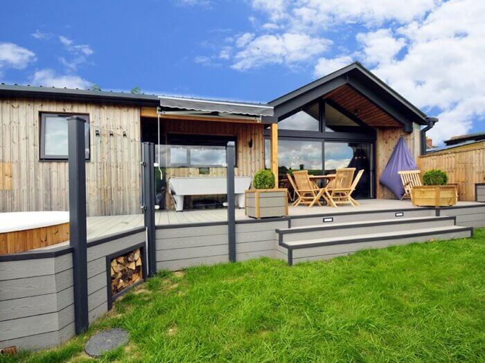 Shropshire barn with hot tub outside a