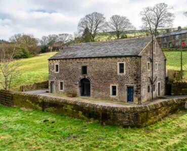 West Yorkshire Barn Conversion, Hot Tub