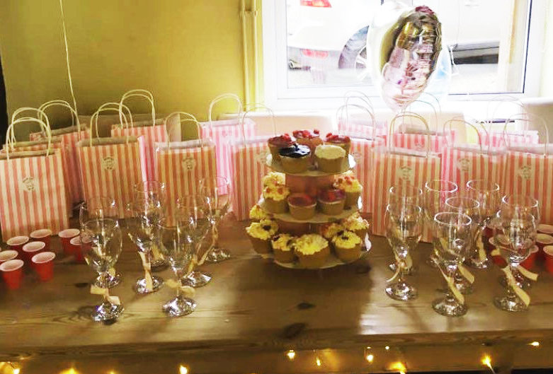 Hen party decorations deals