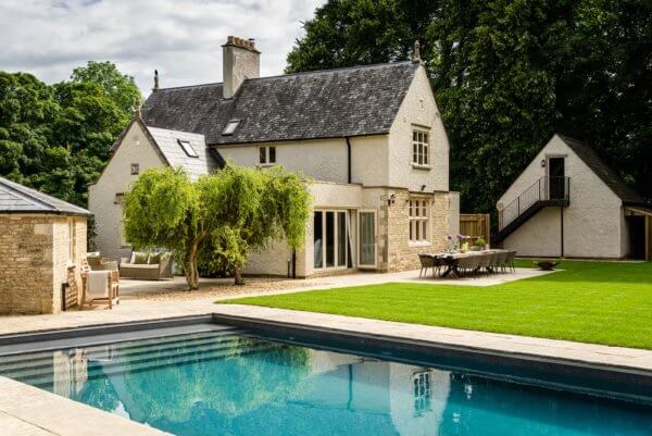 luxury in the cotswolds outside