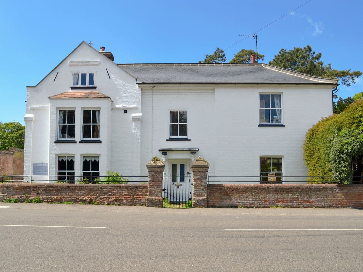 Norfolk House With Hot Tub Sleeps 12 Near Norwich Acacia Cottages