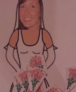 pin the bouquet on the bride wedding dress game